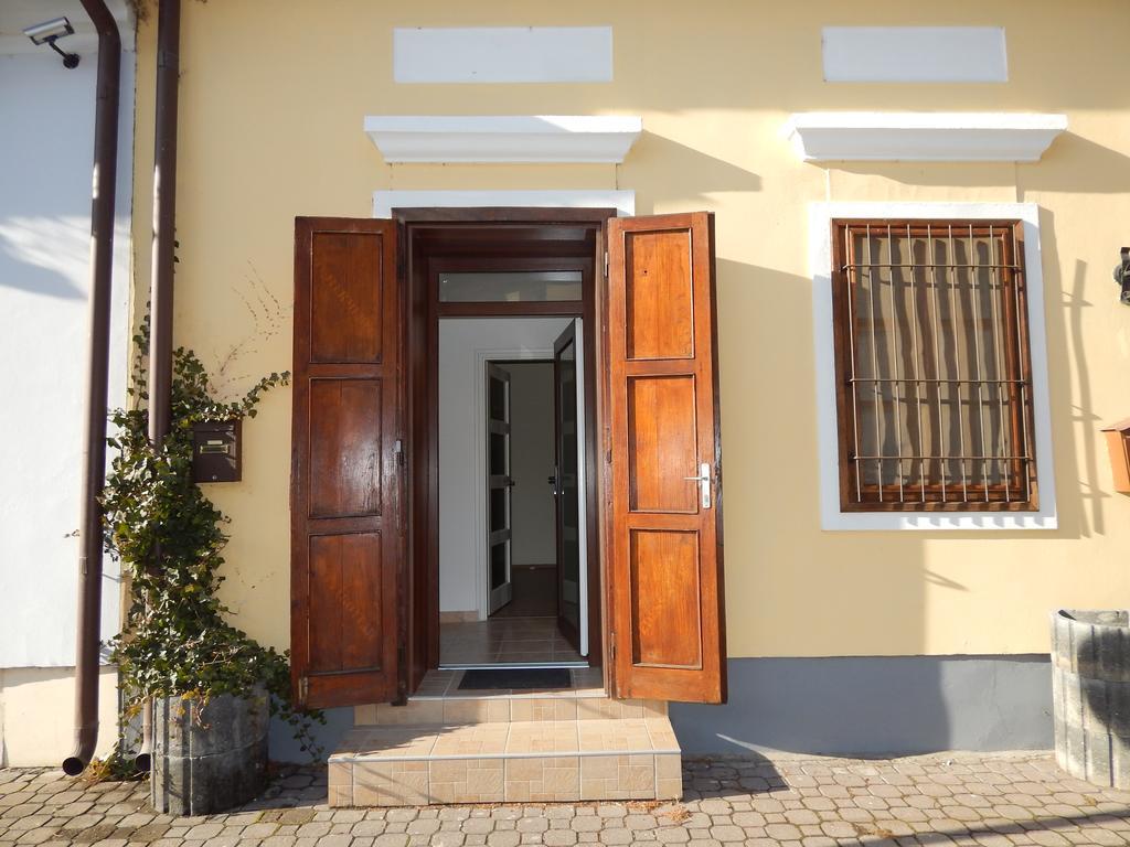 Csillagvirag Apartman Mosonmagyarovar Exterior photo
